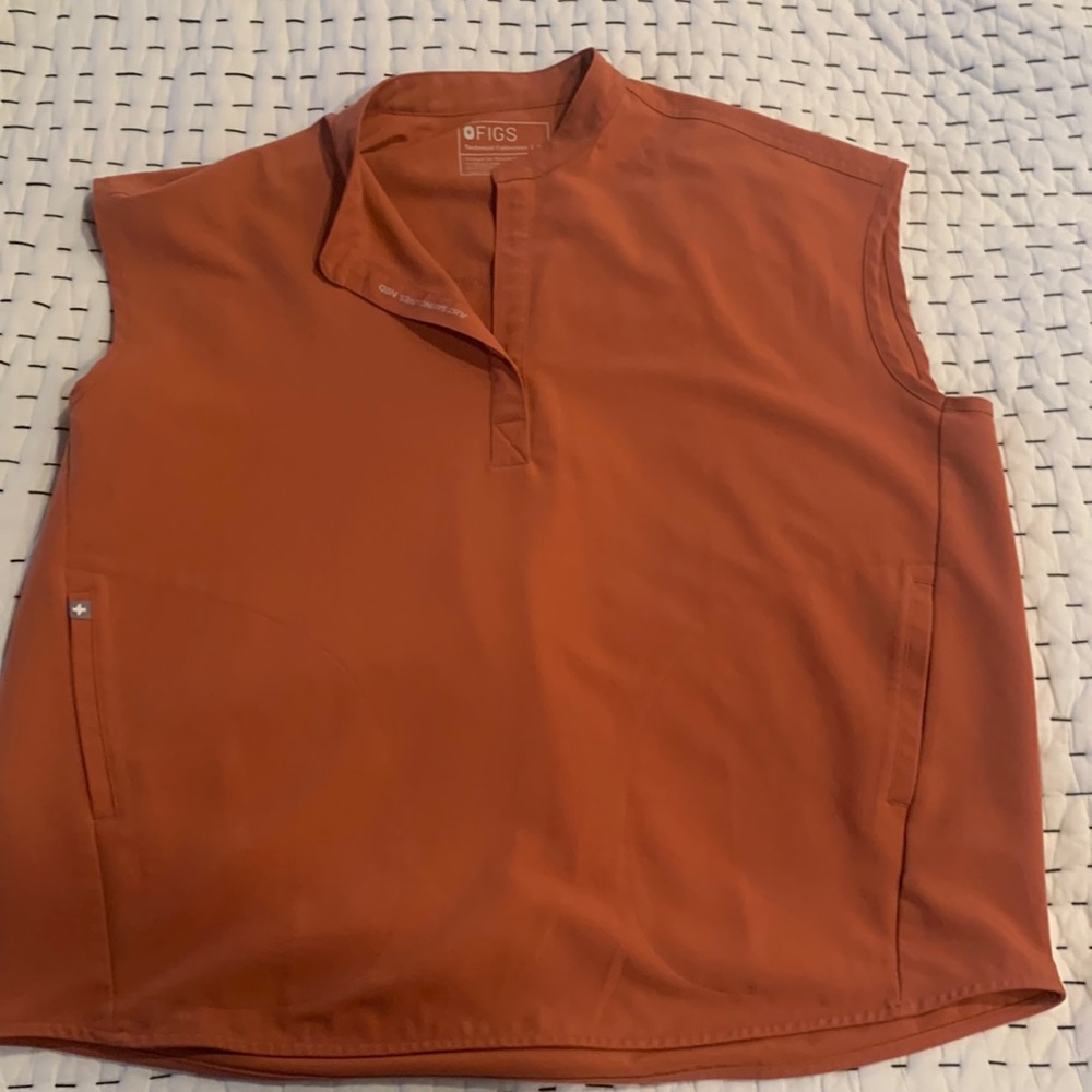 Figs Rafaela Top Size L in Terracotta
